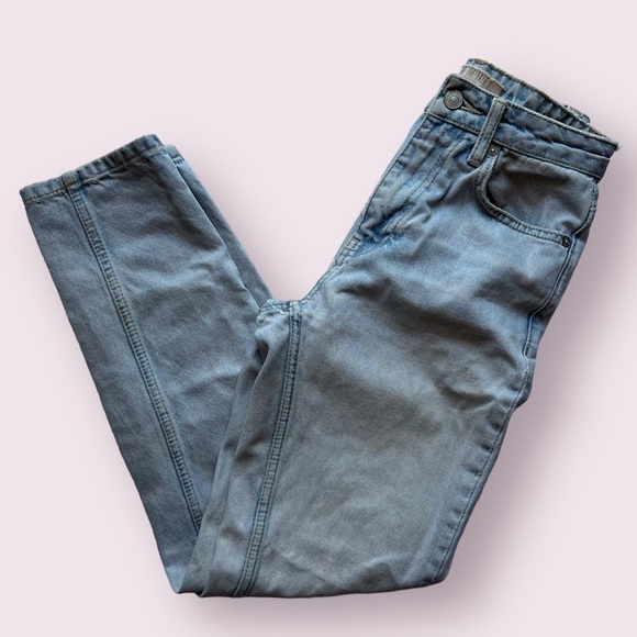 We The Free Lightwash Denim Mom Jeans 24 - Picture 1 of 11